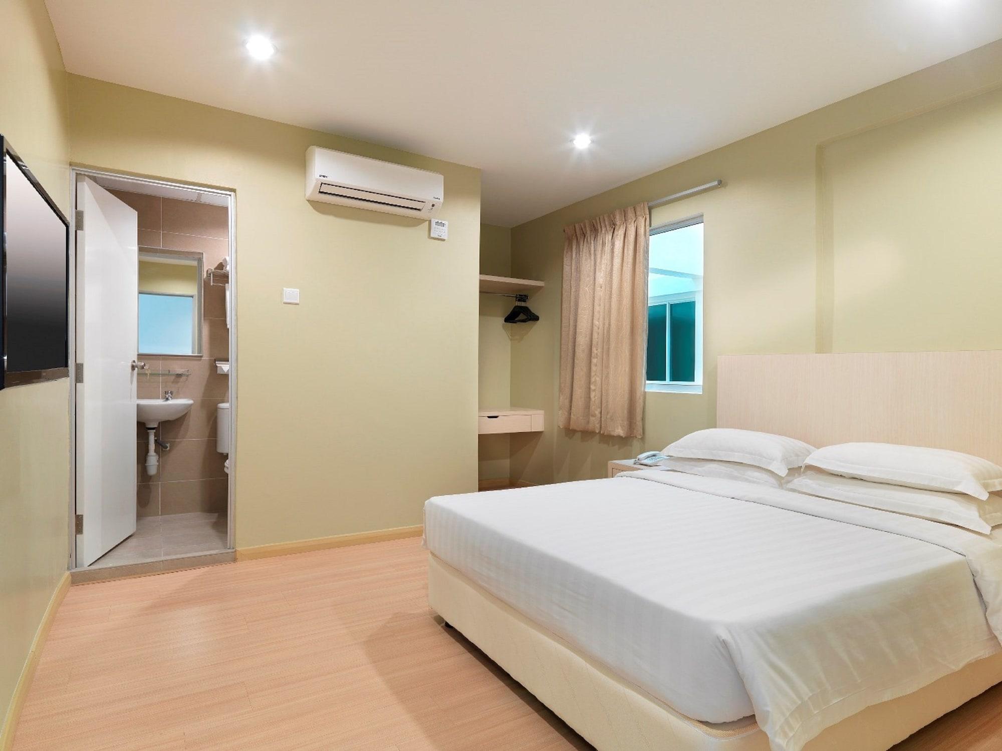 Fenix 2* Malacca